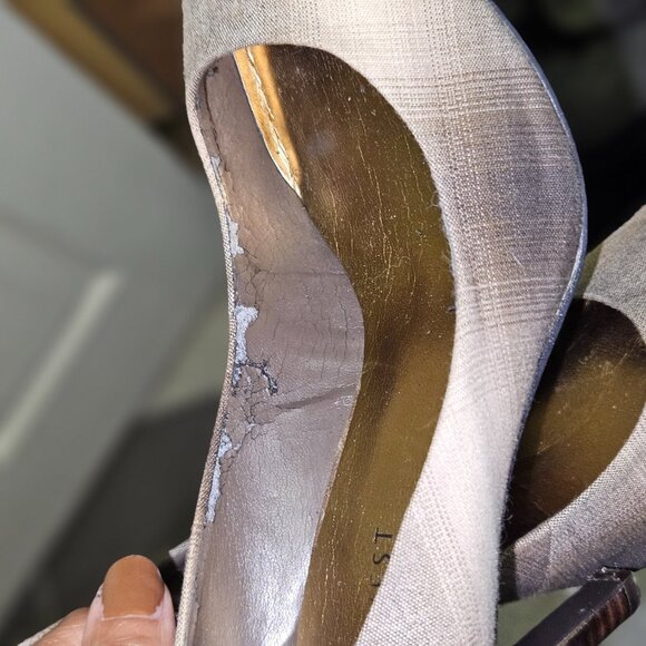 Shoes - Picture 7 of 9